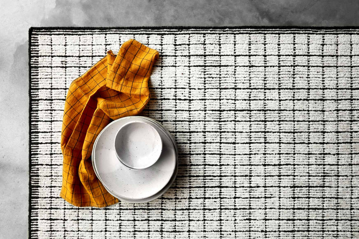 BEV-01 IVORY / BLACK | Loloi Rugs