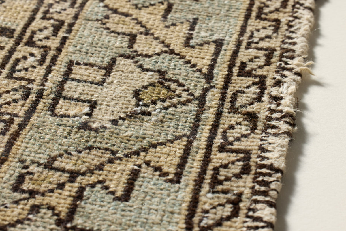 0490990019 VINTAGE RUG FRAGMENT & Loloi Rugs