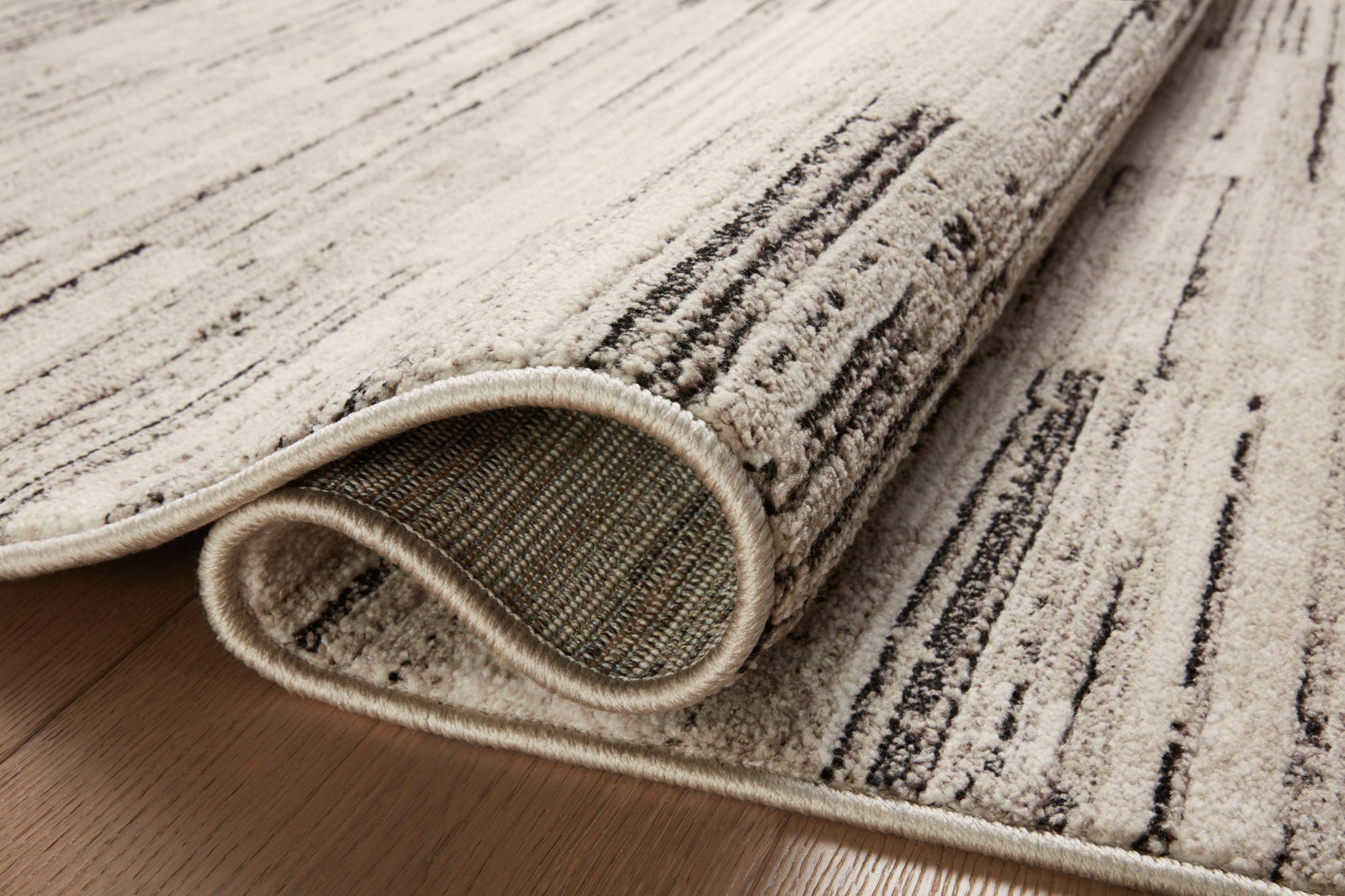 Darby Rug DAR-01 CHARCOAL / SAND & Loloi Rugs