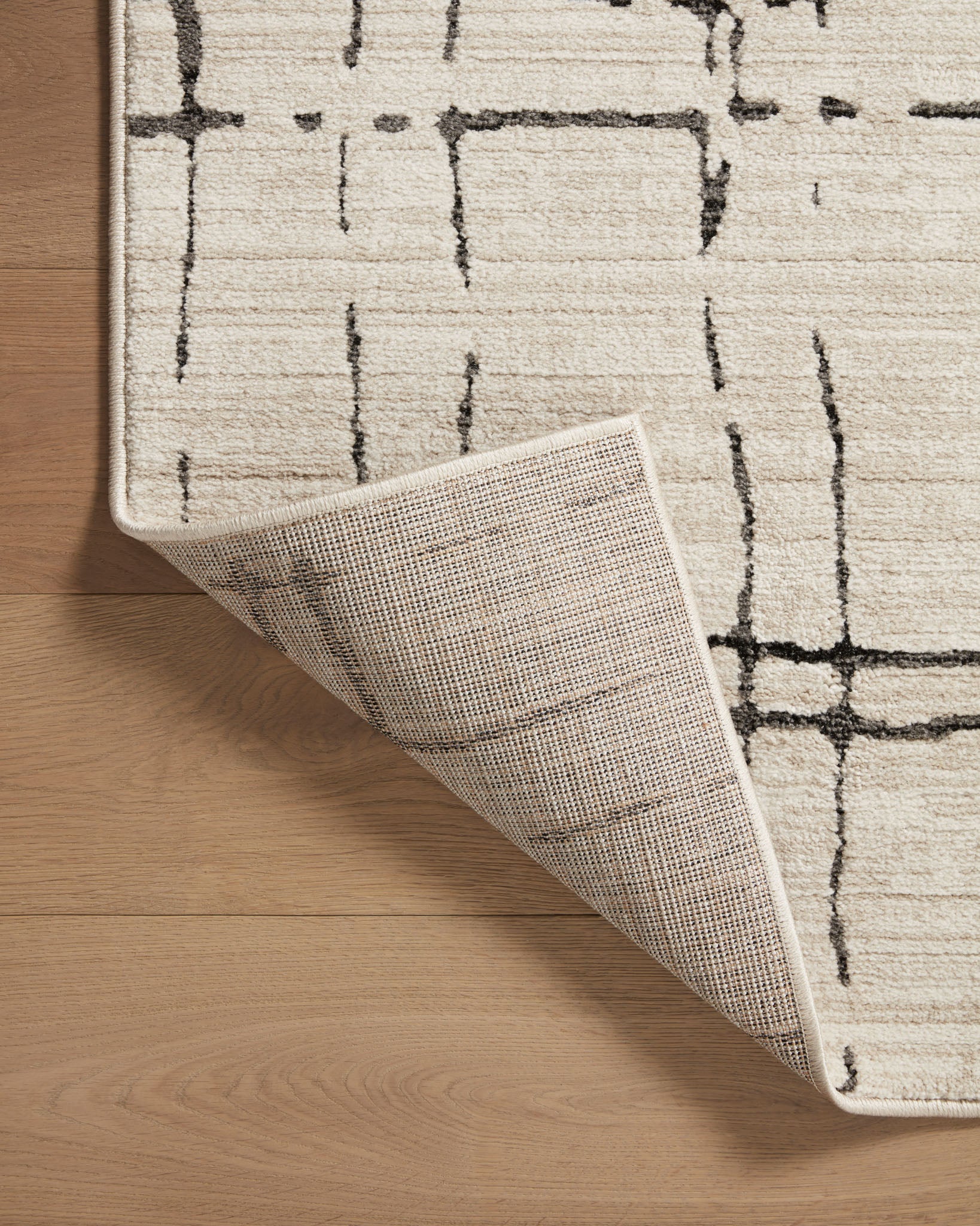 DAR-06 SAND / DK. GREY & Loloi Rugs