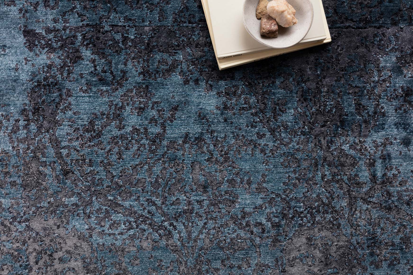 LAZ-03 MEDITERRANEAN / GRAPHITE & Loloi Rugs
